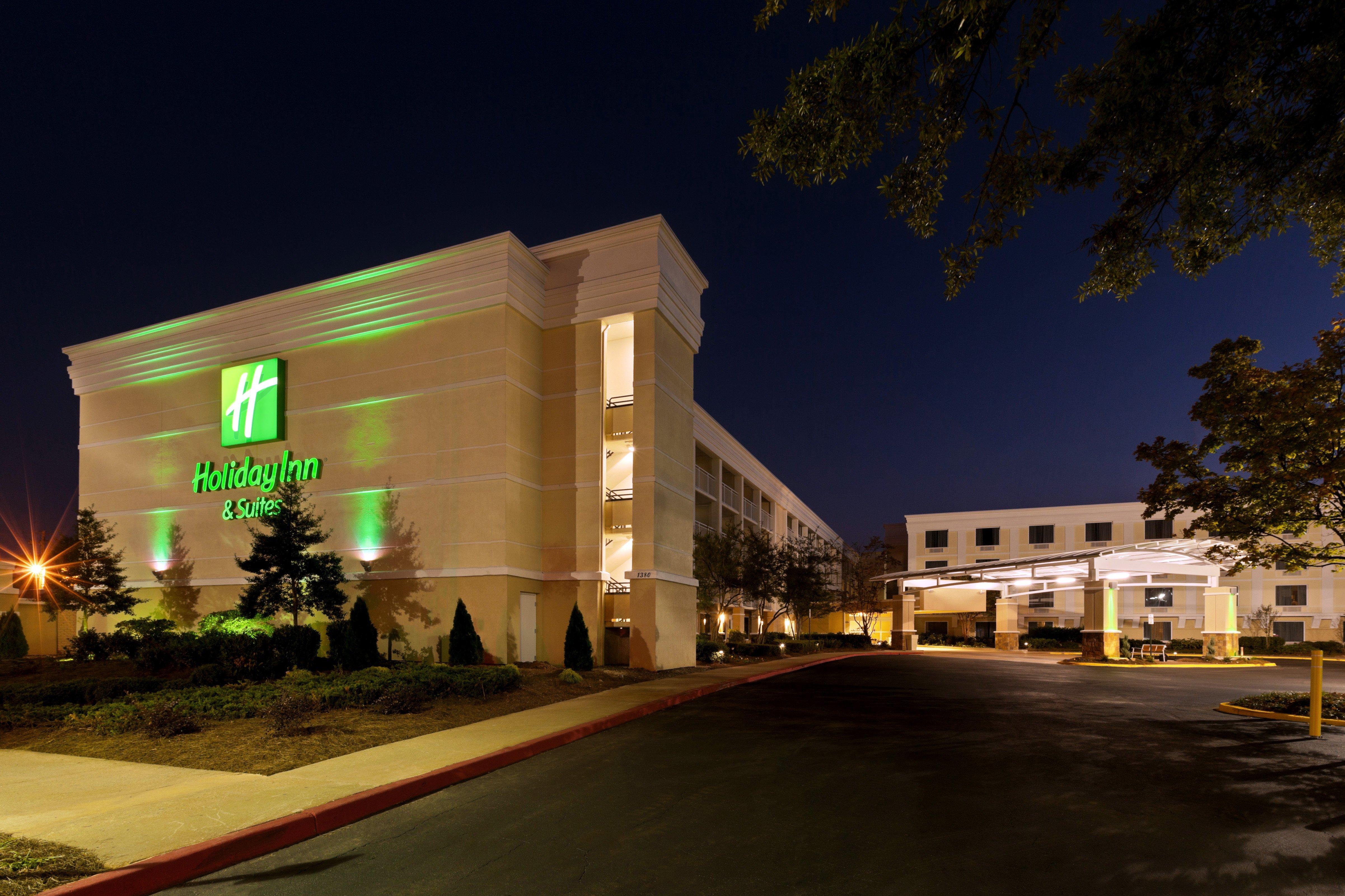 Holiday Inn & Suites Atlanta Airport North, An Ihg Hotel Exterior photo